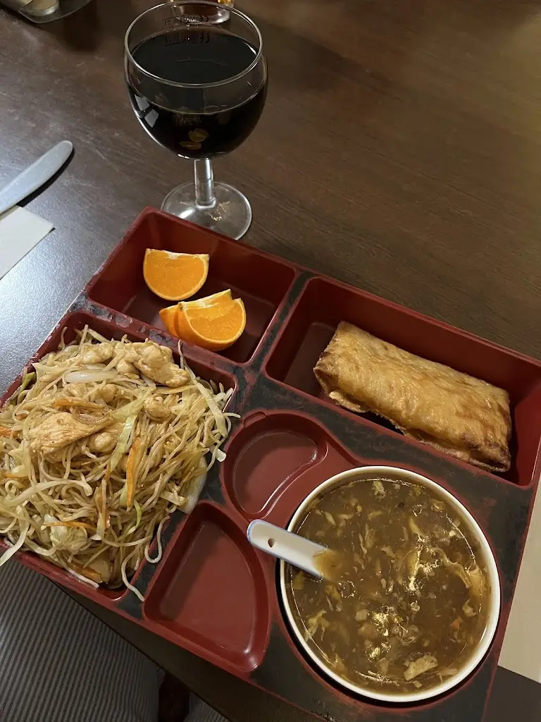 Elisabetta Ruozi_Čínská restaurace_Říčany_review