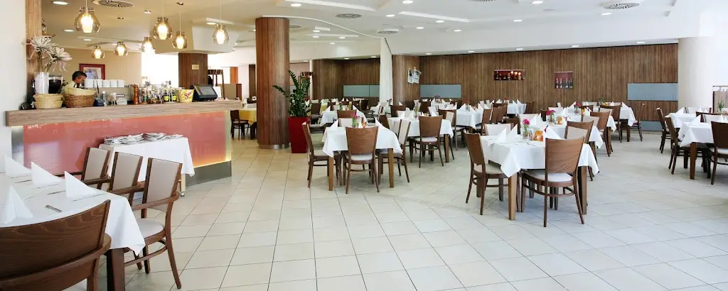 Metropol Restaurant_České Budějovice_slider_image_1