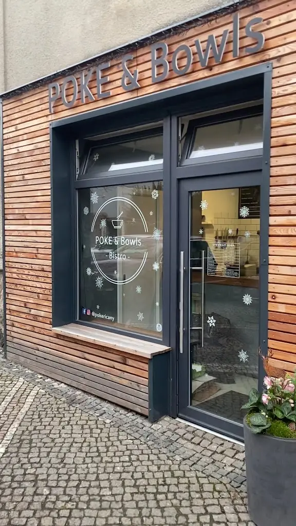 Charles Seaton Jr. (ChuckDiesal)_POKE and Bowls Bistro_Říčany_review