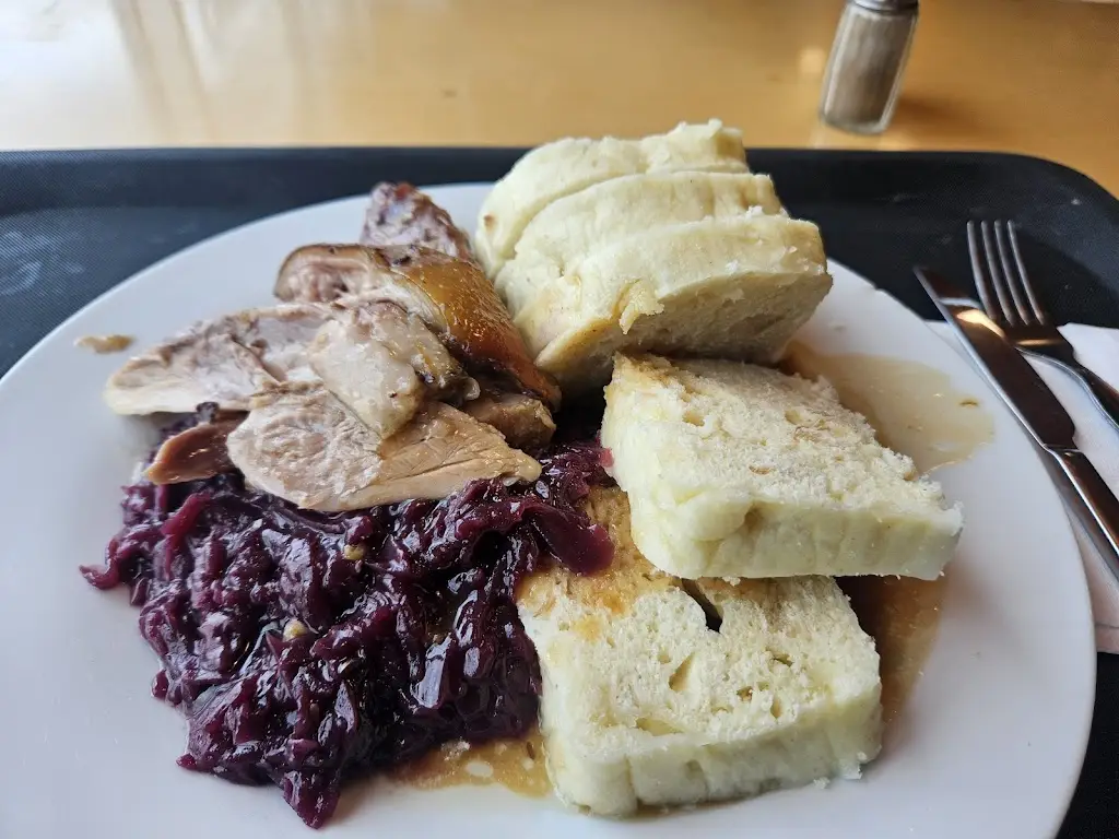 Jan Pokorný_Fastfood - Beno_Říčany_recensione