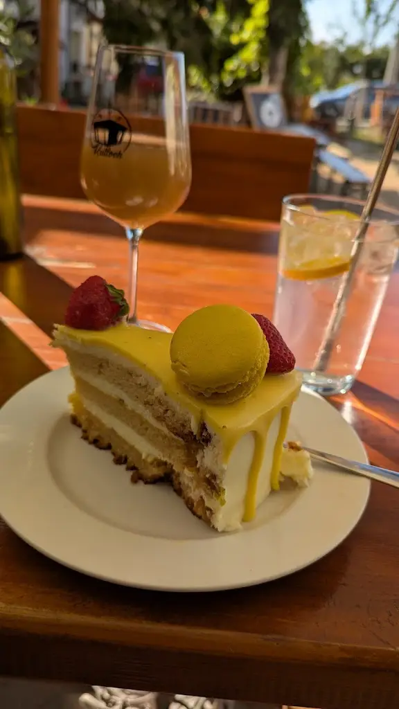 Eliška Pavelčíková_KUTLOCH_Šakvice_review