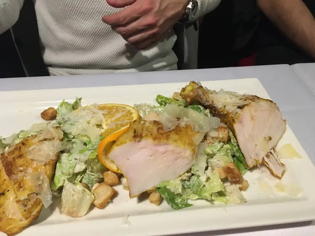 Yury Pratasenia_Restaurace Retro Gril_Šakvice_review