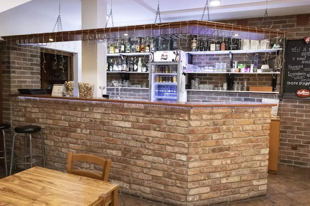 Restaurace a Pizzerie Sahara restaurant in Šardice