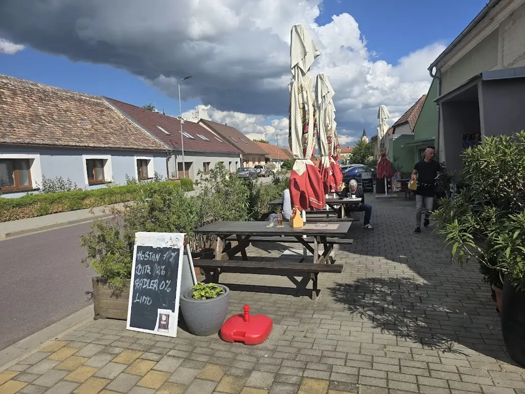 Inese Purmale_Restaurace u Waldů_Šatov_review