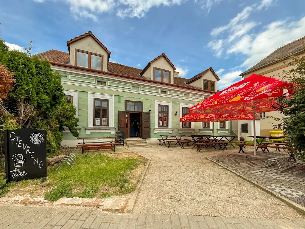 Rodinná restaurace a penzion U Fandy | Nové & Lepší | Otevřeno_Šatov_slider_image_1