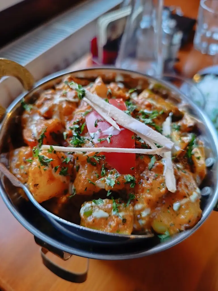 Vanesa Vazharova_Gateway of India_České Budějovice_review