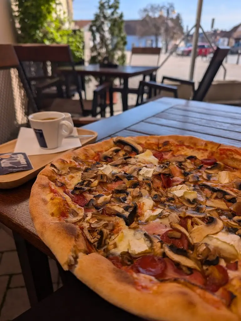 Vika Rekrutiak_Wings pizzerie a restaurant_Slavkov u Brna_review