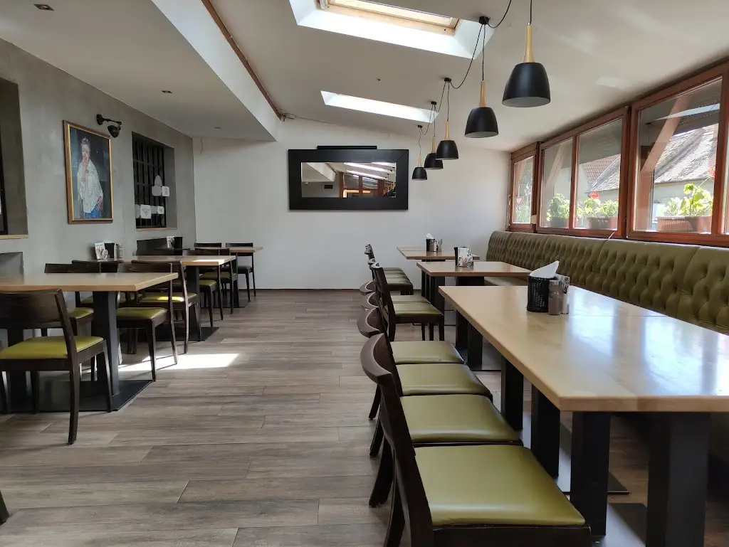 Restaurace Na hradbách_Slavkov u Brna_slider_image_1