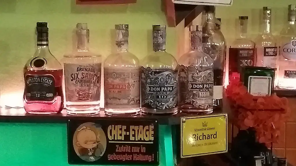 Klub u Richarda_Slavkov u Brna_slider_image_3