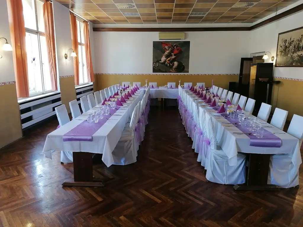 Restaurace Bonaparte ristorante a Slavkov u Brna