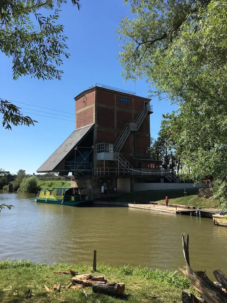 Martin Bosani_Výklopník Sudoměřice_Sudoměřice_recensione