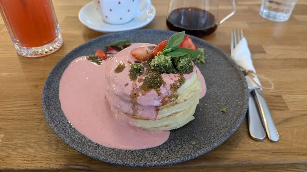 Hansi “EisGlockner” Winkler_Café Datel_České Budějovice_review