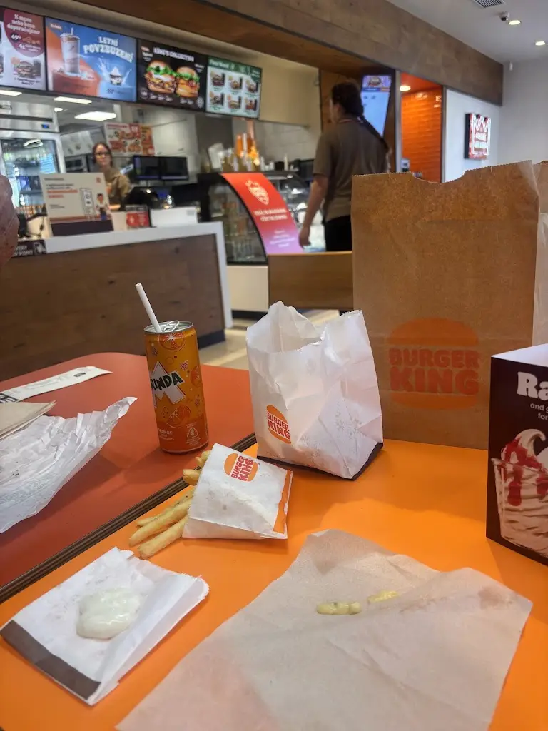 Julie Bennedsen_Burger King_Troubsko_recensione