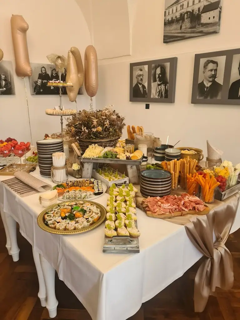 Restaurace Na Zámku_Týnec_slider_image_3