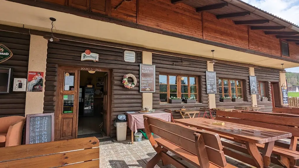 U Holubů - penzion, hostinec restaurant in Týnec