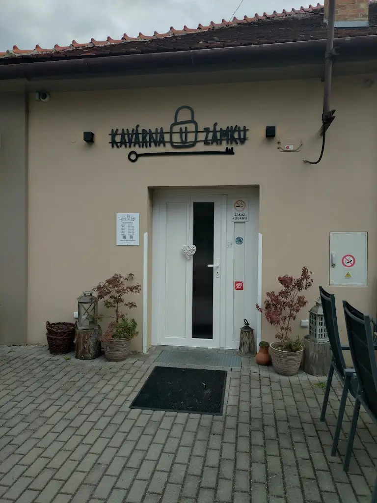 Marta Novotná Buršíková_Kavárna U Zámku_Velké Opatovice_review