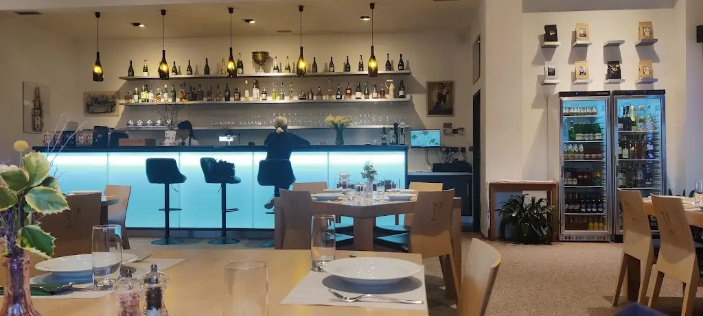 Adne Cruz_Amis Restaurant_Velké Pavlovice_review