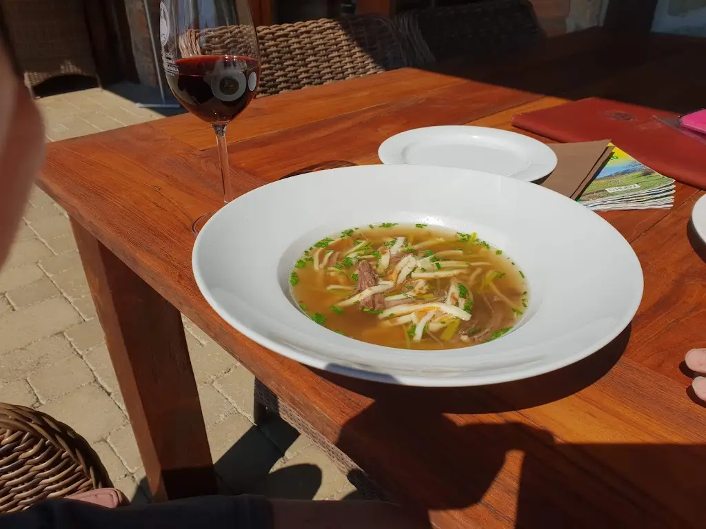 Philip J-D_Šlechtitelka_Velké Pavlovice_review