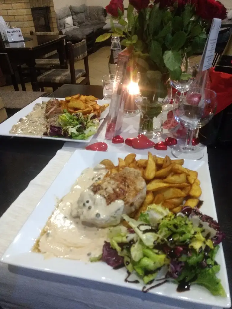 Restaurace Fontána_Velké Pavlovice_slider_image_2