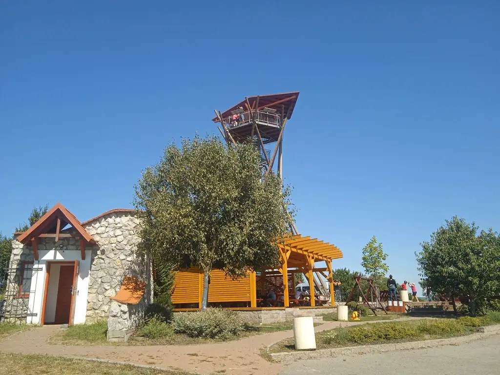 Martin Pavlík_Stánek pod Slunečnou_Velké Pavlovice_review