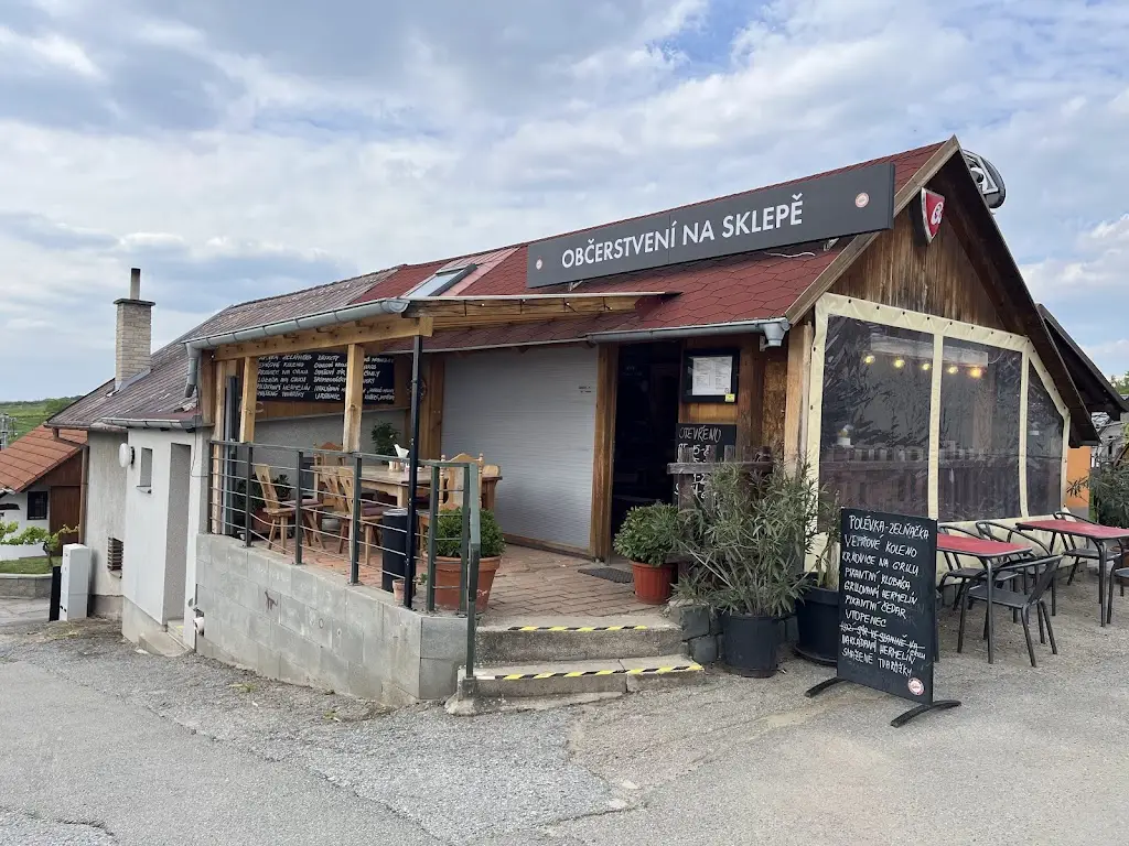 Občerstvení Na Sklepě restaurant in Velké Bílovice