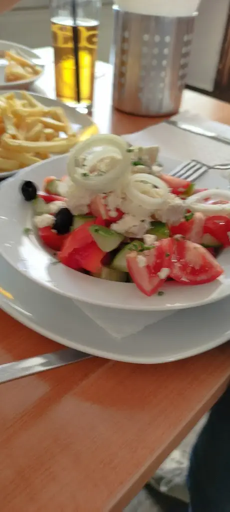 S Holmes_Hostinec Na Růžku_Veverská Bítýška_review