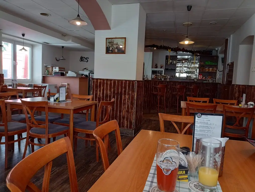 Hostinec Na Růžku ristorante a Veverská Bítýška