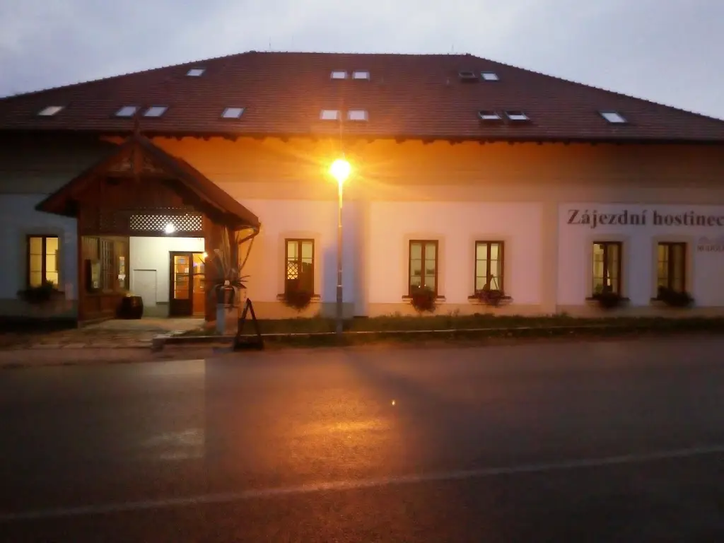 Monique “Nique”_Zámecký Penzion_Český Rudolec_review