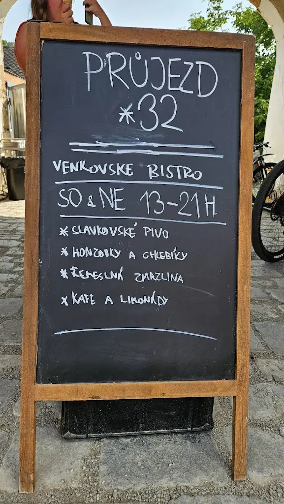 Menu_Průjezd 32 - Venkovské Bistro_Veverská Bítýška_image_1