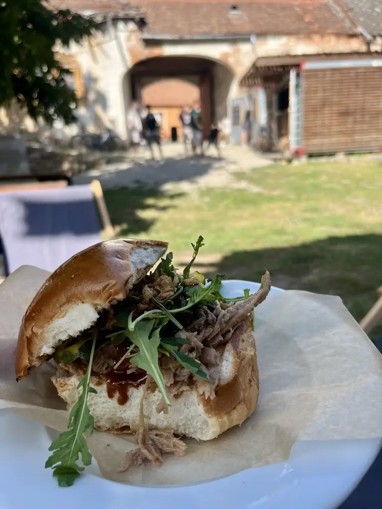 Zdeněk Zbránek_Průjezd 32 - Venkovské Bistro_Veverská Bítýška_review