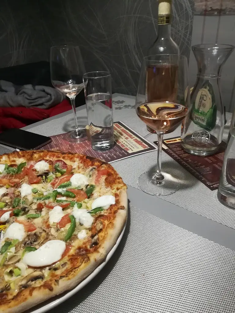 Bistro Michaela - Pizzeria_Višňové_slider_image_3