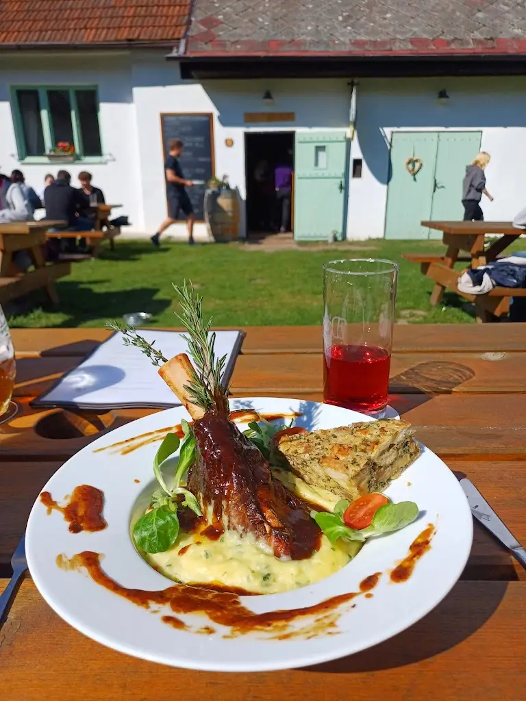 Adéla Poláček_Restaurace Chalupa pod Landštejnem_Český Rudolec_review