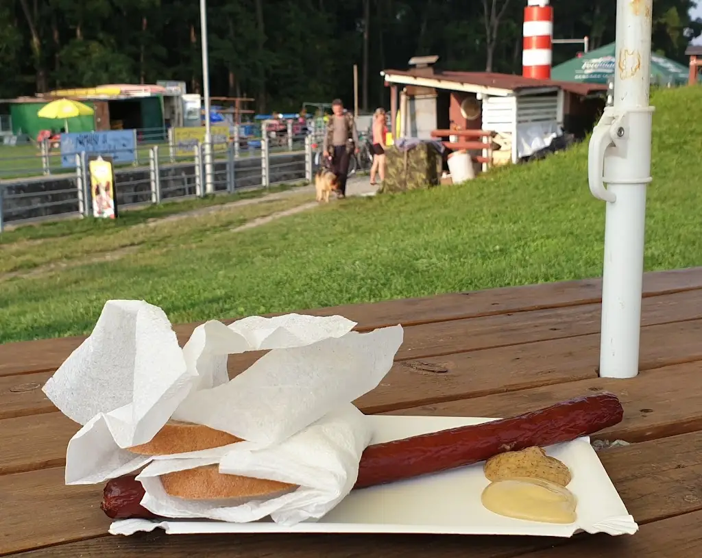 Luděk Uhlíř_Občerstvení Pod Majakem_Vnorovy_review