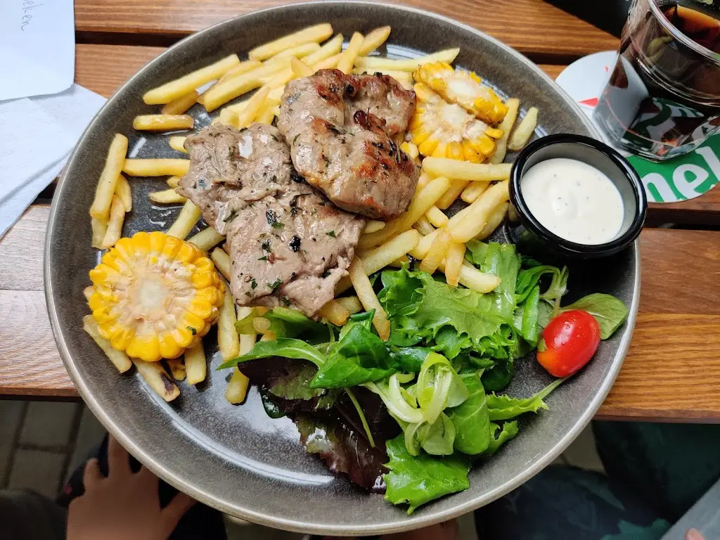 Dusan Mojzis_STORY'S_Veselí nad Moravou_review