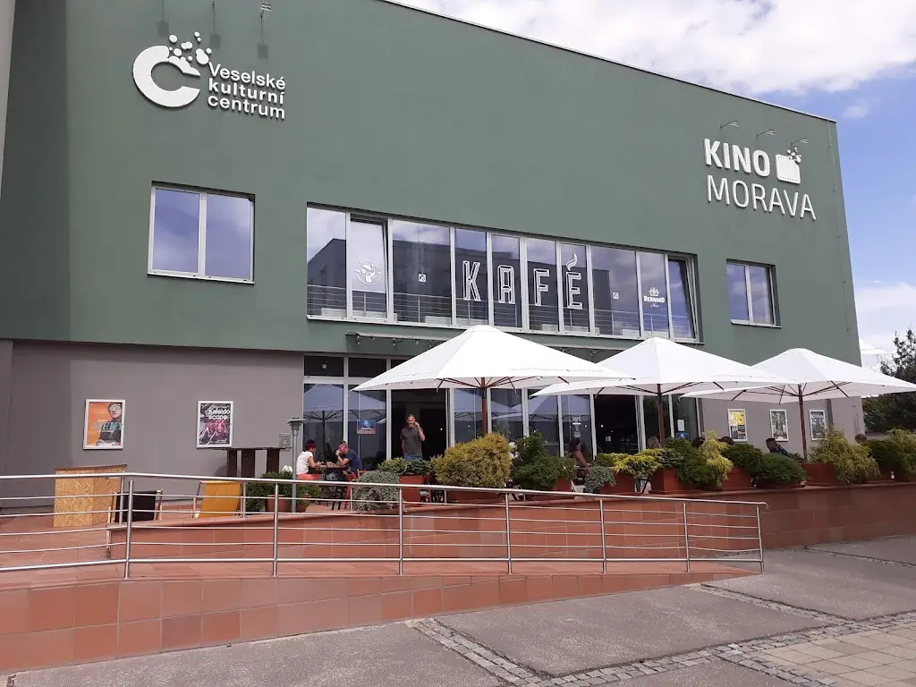 Jakub Broz_Kafé in the cinema_Veselí nad Moravou_review