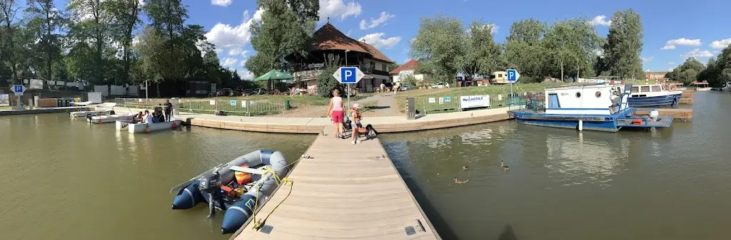 Martin Bosani_Půjčovna lodí přístav Veselí nad Moravou_Veselí nad Moravou_review