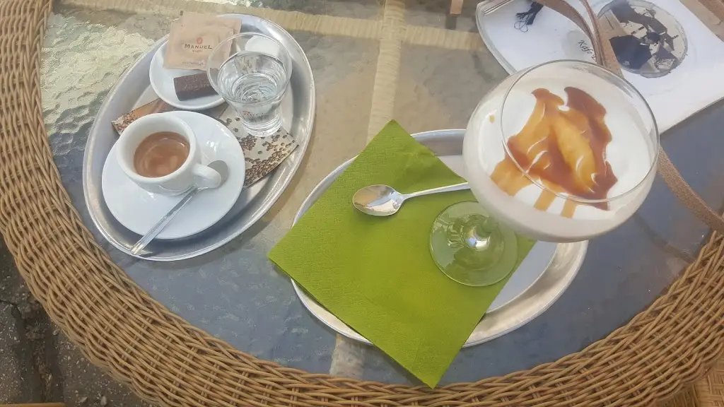 Martin Ohnemichl_Kafé Ehrenhaft_Veselí nad Moravou_review