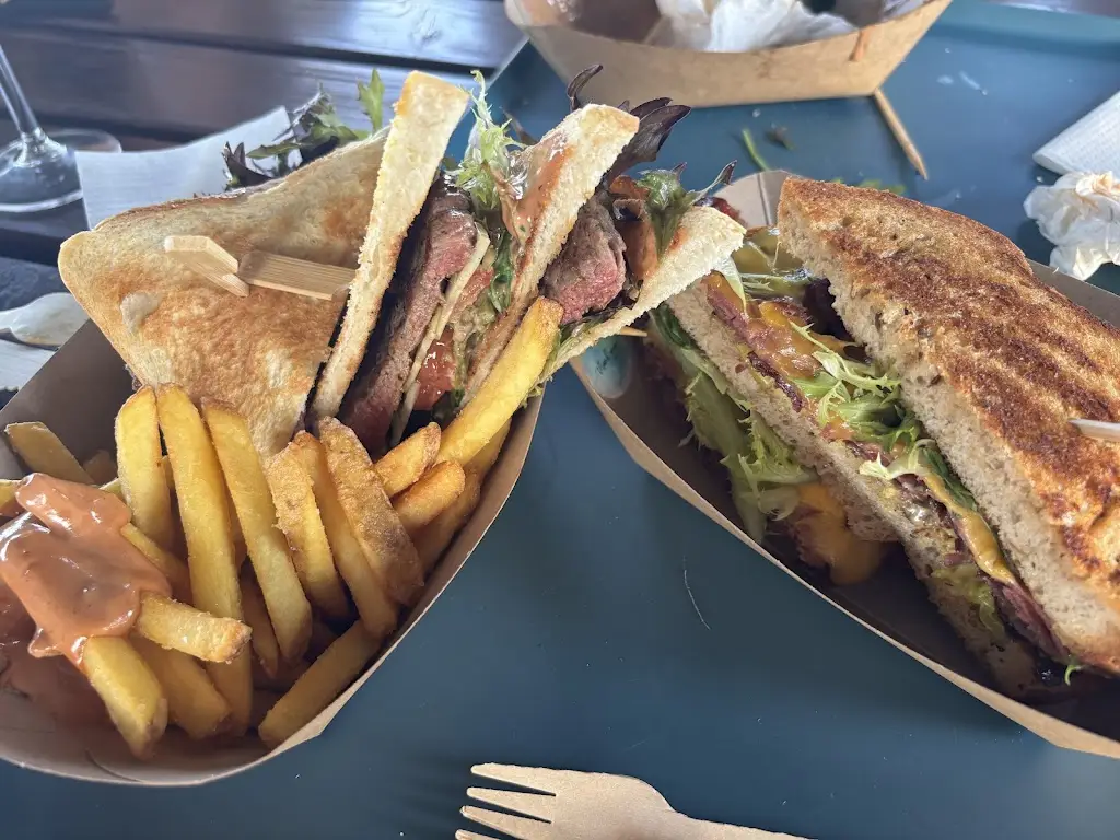 Jezerní cafe&bistro_Veselí nad Moravou_slider_image_3