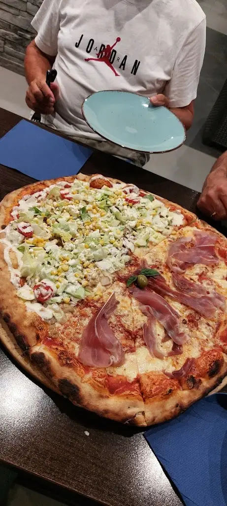 Pizzeria D-dinamo Vrbovec_Vrbovec_slider_image_3