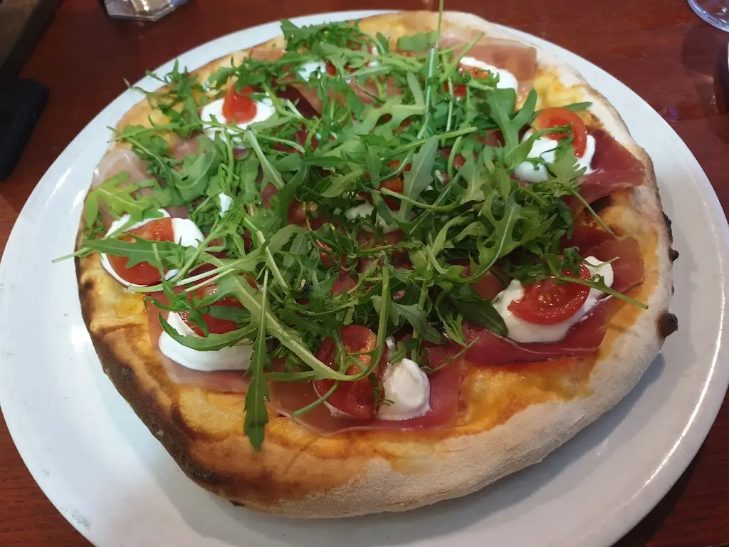 Ana Radosevic_Pizzeria Amigo_Vrbovec_review