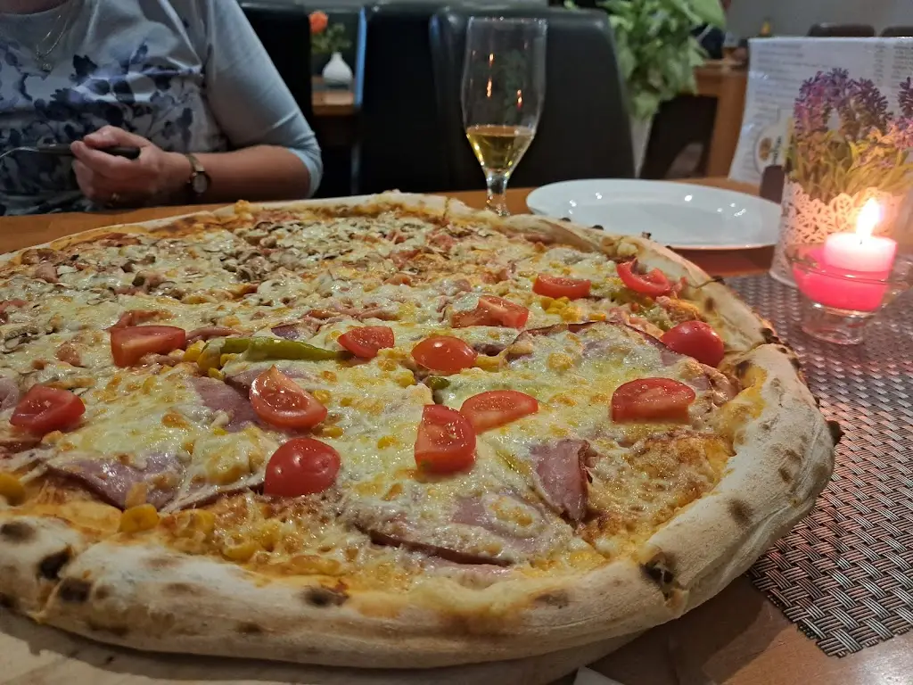 Pizzeria Amigo_Vrbovec_slider_image_2