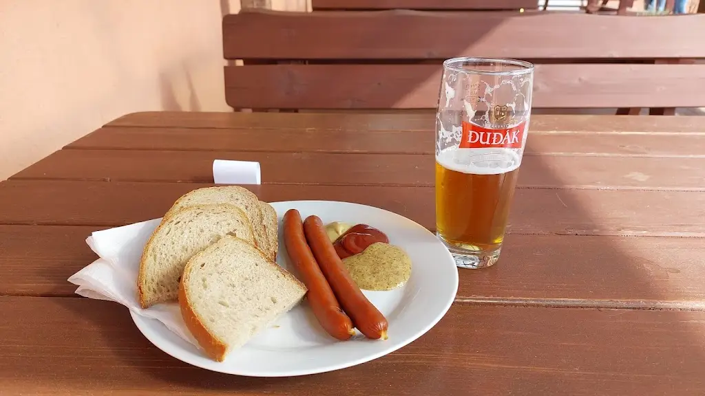 Fiky_Restaurace Stadion Zastávka_Zastávka_review