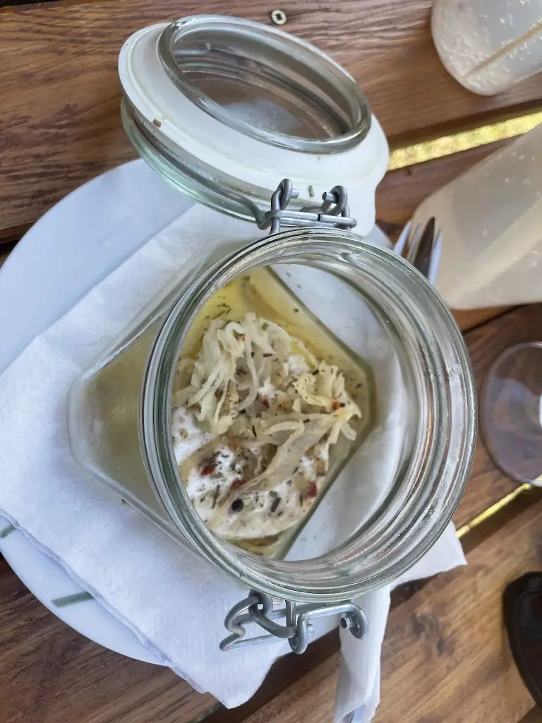 Klarca Kvapilová_Stánek Penzion sirupy Zajíček_Zaječí_review