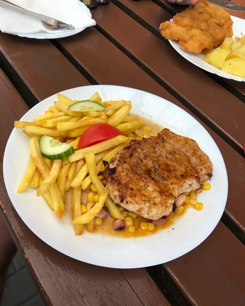 Restaurace Mušketýr_Ždánice_slider_image_2