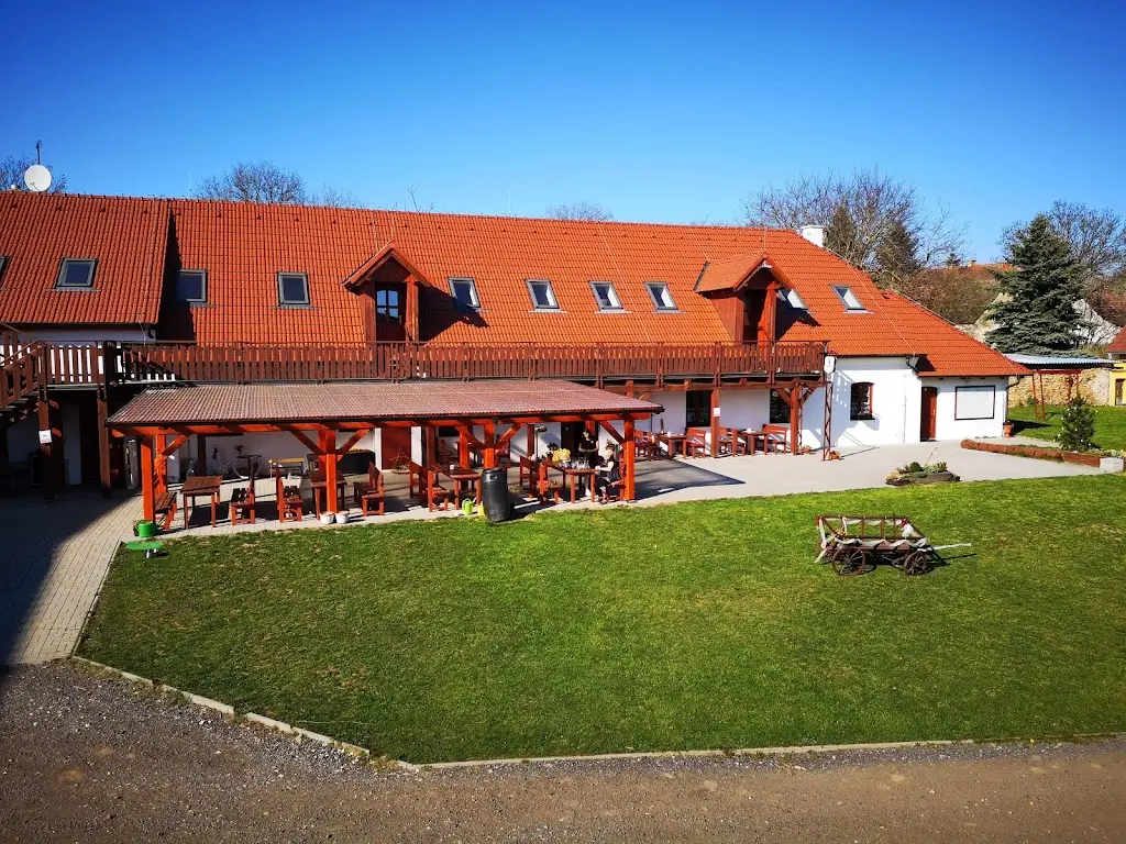 Penzion U Farmáře ristorante a Chotoviny