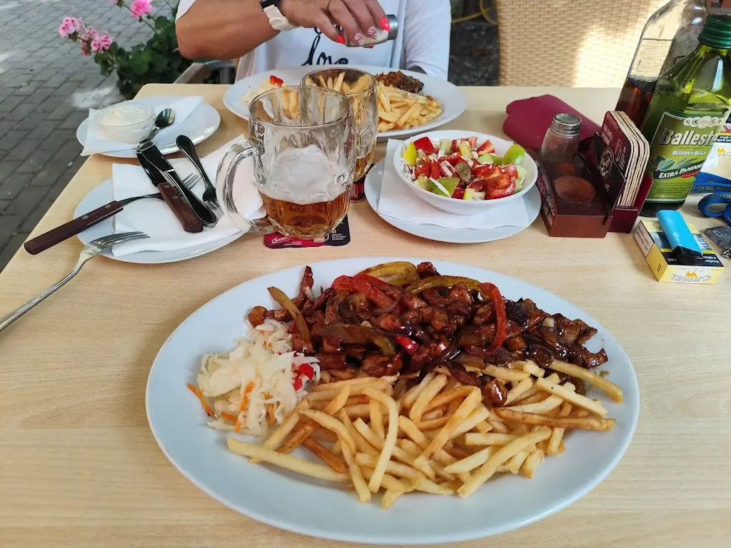 Restaurace U Přístavu_Zbraslav_slider_image_2