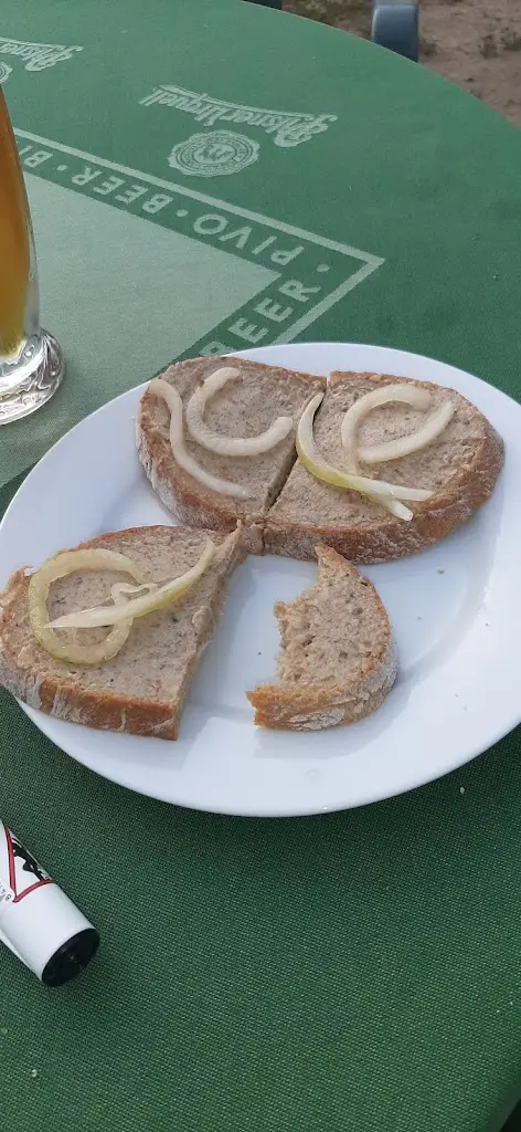 Radek Horvath_Párty Stánek_Zbraslav_review