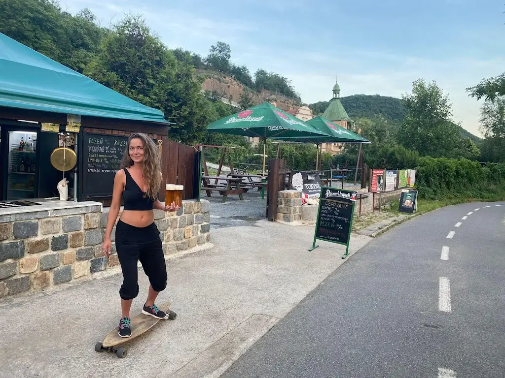 Jan Stastny_Párty Stánek_Zbraslav_review