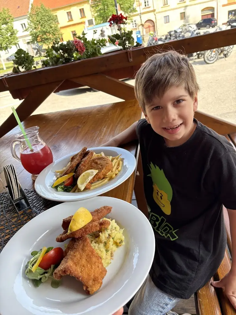 Liisumaria Sugul_Restaurace a pizzerie U Jelena (Chvalšiny)_Chvalšiny_review