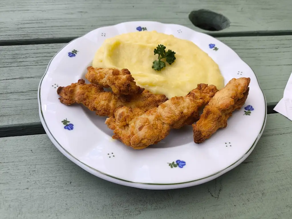 Yevheniia Nesterenko_Stromeček Zbraslav_Zbraslav_review